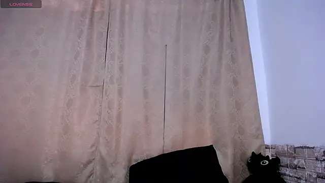 Snapshot of DaraKat18 chatting on 22, 4, 2026 DaraKat18 online show from 22, 4, 2026