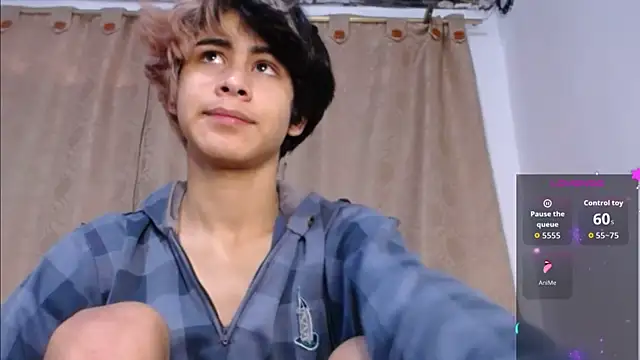 Snapshot of DaraKat18 chatting on 5, 5, 2026 DaraKat18 online show from 5, 5, 2026