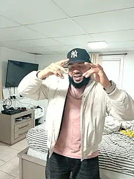 Snapshot of tripping385 chatting on 21, 3, 2026 tripping385 online show from 21, 3, 2026