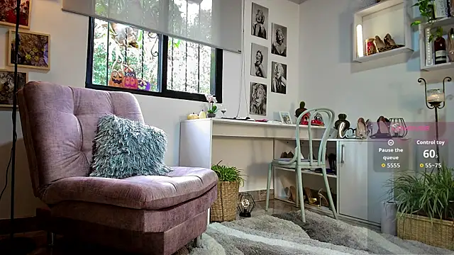 Snapshot of mrs_edha chatting on 29, 10, 2025 mrs edha online show from 29, 10, 2025