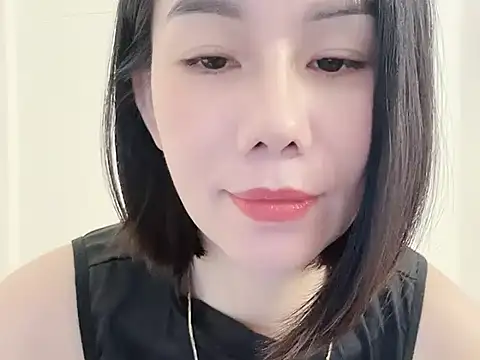 Snapshot of JunCii chatting on 22, 10, 2025 JunCii online show from 22, 10, 2025