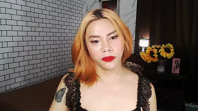 Snapshot of BigAssAlexa chatting on 30, 9, 2025 BigAssAlexa online show from 30, 9, 2025