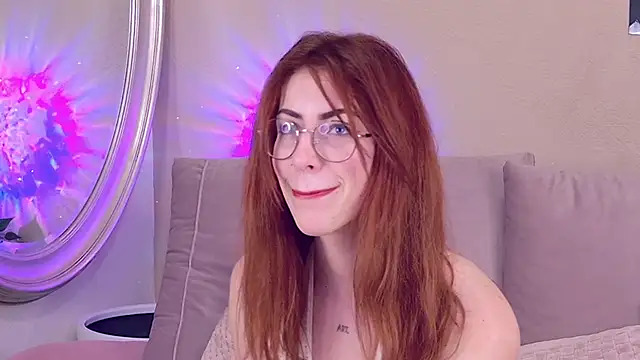 CaitlinMoon online show from 15, 12, 2025