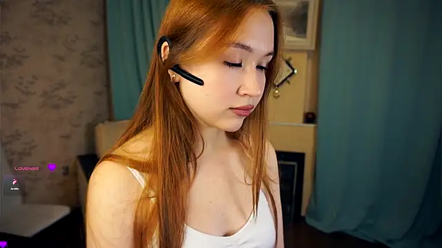 Snapshot of ShariTietge chatting on 16, 10, 2025 ShariTietge online show from 16, 10, 2025