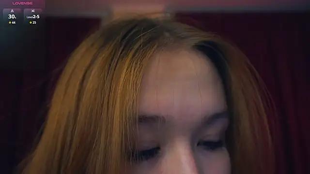 Snapshot of ShariTietge chatting on 14, 12, 2025 ShariTietge online show from 14, 12, 2025