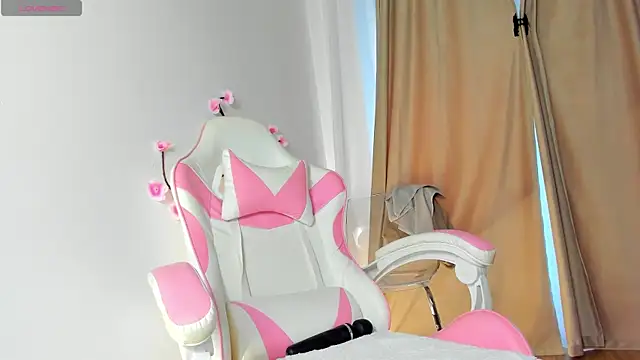 Snapshot of Anya_Belle chatting on 25, 7, 2026 Anya Belle online show from 25, 7, 2026