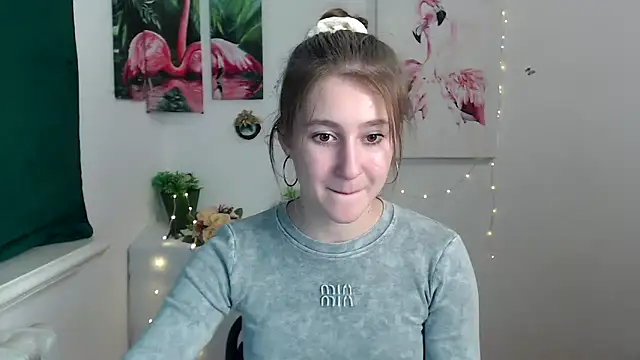 Snapshot of Milka_kamila chatting on 13, 10, 2025 Milka kamila online show from 13, 10, 2025