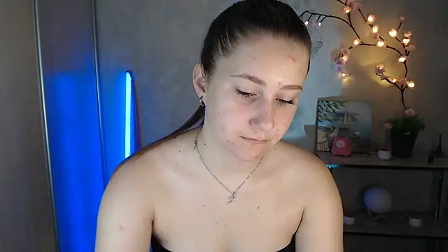 Snapshot of Milka_kamila chatting on 2, 7, 2026 Milka kamila online show from 2, 7, 2026