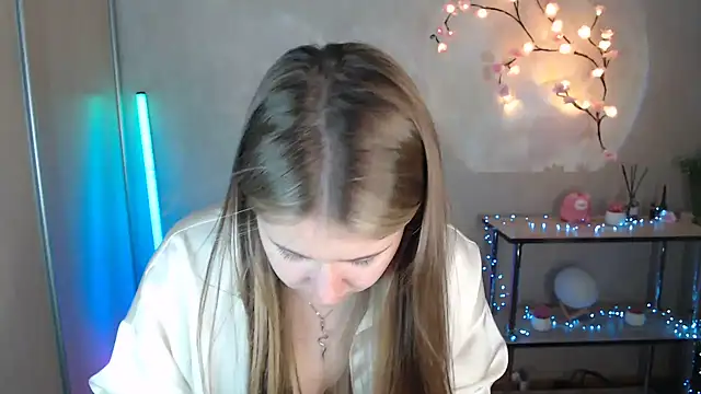 Snapshot of Milka_kamila chatting on 15, 7, 2026 Milka kamila online show from 15, 7, 2026