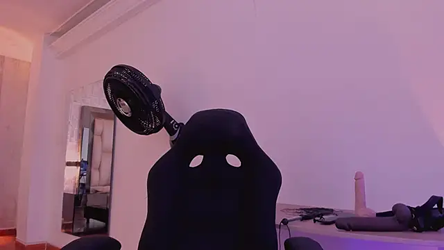 Snapshot of AnnaraLein chatting on 24, 10, 2025 AnnaraLein online show from 24, 10, 2025