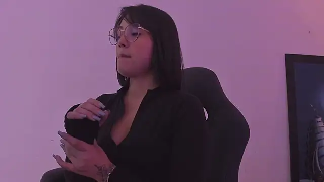 Snapshot of AnnaraLein chatting on 28, 11, 2025 AnnaraLein online show from 28, 11, 2025