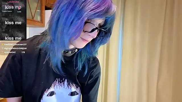 Snapshot of KandraCruser chatting on 6, 4, 2026 KandraCruser online show from 6, 4, 2026