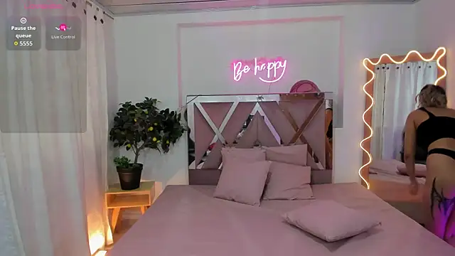 Kenndal tay online show from 7, 10, 2025