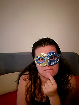 Snapshot of PerleRaree chatting on 5, 5, 2026 PerleRaree online show from 5, 5, 2026
