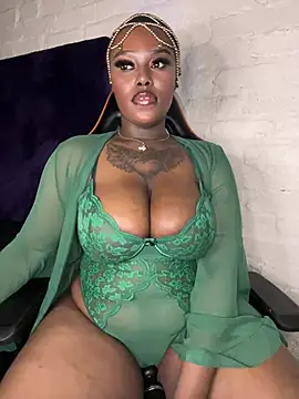 Snapshot of QUEEN_NOBUHLE_777 chatting on 14, 3, 2026 QUEEN NOBUHLE 777 online show from 14, 3, 2026