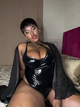 Snapshot of QUEEN_NOBUHLE_777 chatting on 15, 4, 2026 QUEEN NOBUHLE 777 online show from 15, 4, 2026