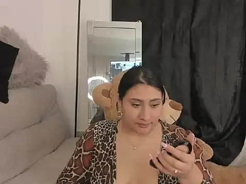 Elyross1  online show from 22, 10, 2025