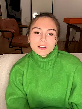 SophiiaStarr online show from 24, 9, 2025