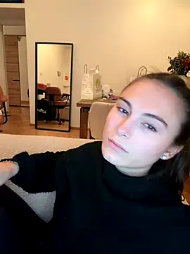 SophiiaStarr online show from 8, 11, 2025