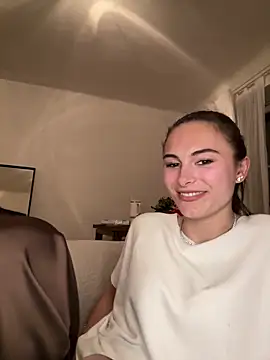 Snapshot of SophiiaStarr chatting on 6, 5, 2026 SophiiaStarr online show from 6, 5, 2026