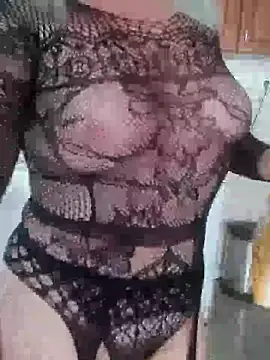 Snapshot of MiriandZacki chatting on 18, 11, 2025 MiriandZacki online show from 18, 11, 2025