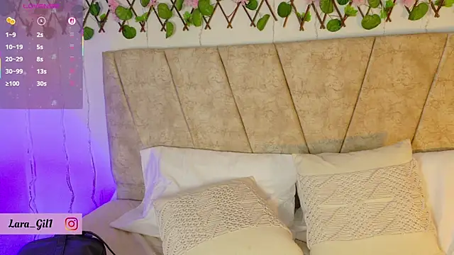 LaraGiil online show from 19, 9, 2025