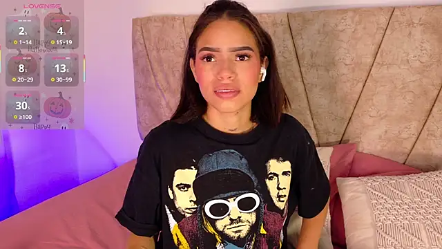 LaraGiil online show from 8, 10, 2025