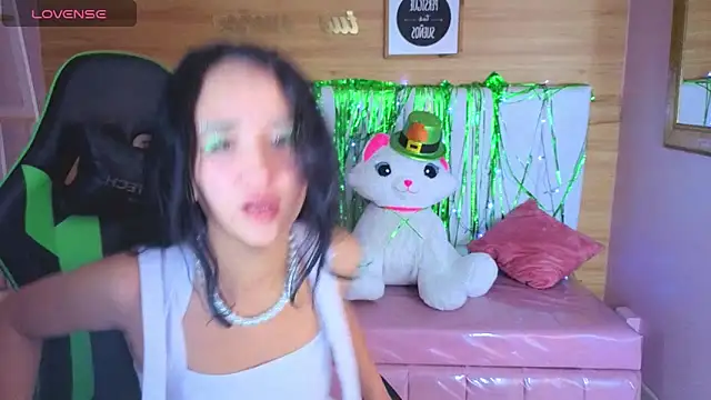 Snapshot of bella_vibess_s chatting on 17, 3, 2026 bella vibess s online show from 17, 3, 2026