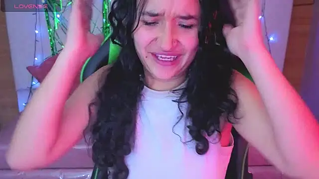 Snapshot of bella_vibess_s chatting on 21, 3, 2026 bella vibess s online show from 21, 3, 2026