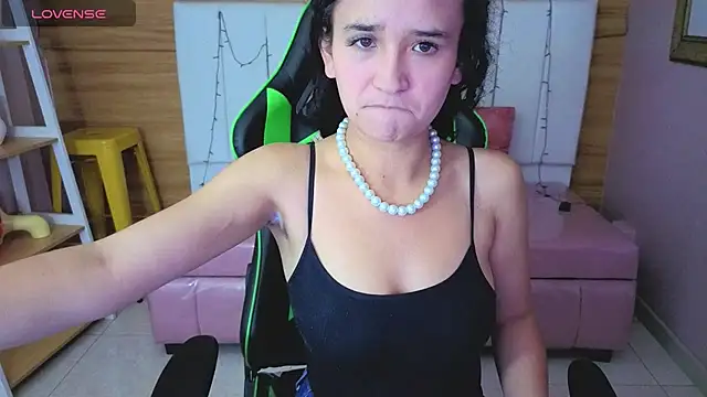 Snapshot of bella_vibess_s chatting on 25, 3, 2026 bella vibess s online show from 25, 3, 2026