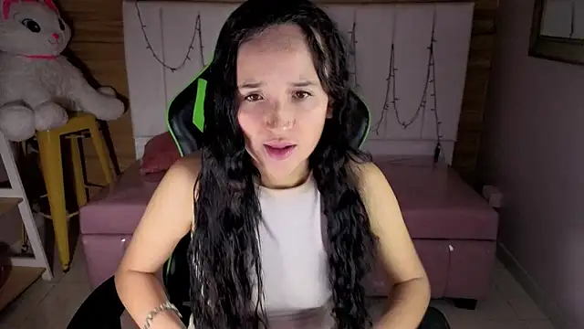 Snapshot of bella_vibess_s chatting on 1, 4, 2026 bella vibess s online show from 1, 4, 2026