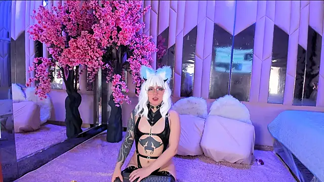 Snapshot of BizzyNoar chatting on 18, 10, 2025 BizzyNoar online show from 18, 10, 2025