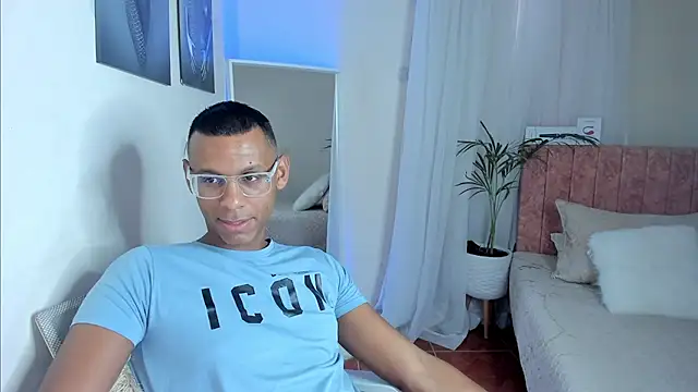 Snapshot of KingEdward_ chatting on 23, 11, 2025 KingEdward online show from 23, 11, 2025