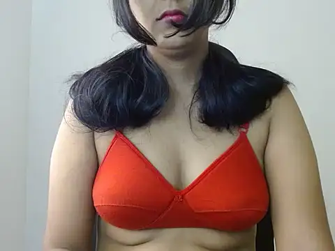 Snapshot of priya_022 chatting on 7, 10, 2025 priya 022 online show from 7, 10, 2025