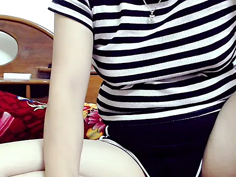 Snapshot of Ami_8x chatting on 9, 10, 2025 Ami 8x online show from 9, 10, 2025