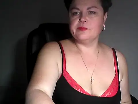 Snapshot of EllaLove2277 chatting on 8, 10, 2025 EllaLove2277 online show from 8, 10, 2025