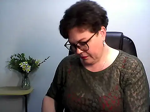 EllaLove2277 online show from 13, 4, 2026