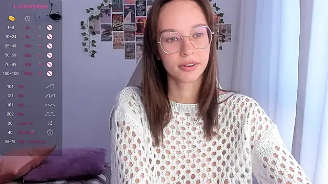 Snapshot of _Alissaa chatting on 6, 10, 2025  Alissaa online show from 6, 10, 2025