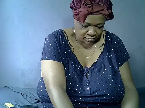 BUSTY QUEEEN online show from 16, 11, 2025