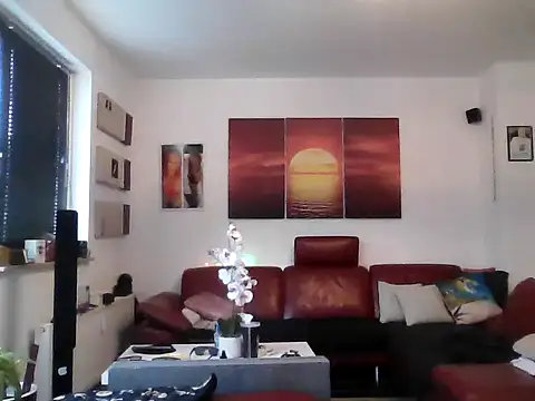 hellgirl1980 online show from 7, 10, 2025