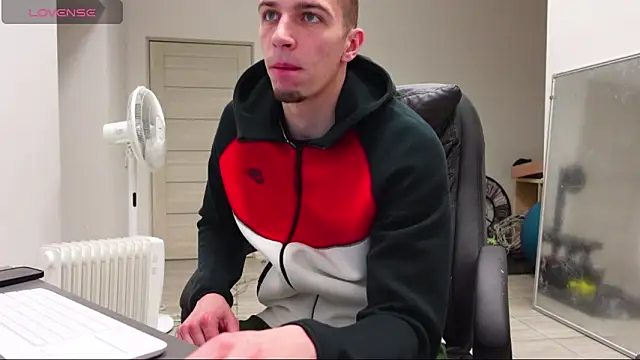 Snapshot of Ryan_Dozer chatting on 29, 3, 2026 Ryan Dozer online show from 29, 3, 2026