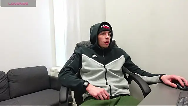 Snapshot of Ryan_Dozer chatting on 2, 4, 2026 Ryan Dozer online show from 2, 4, 2026