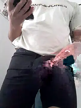 Snapshot of Andr3s69xxx chatting on 30, 4, 2026 Andr3s69xxx online show from 30, 4, 2026