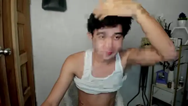 Snapshot of NautyBoyBrazeen_143 chatting on 19, 11, 2025 NautyBoyBrazeen 143 online show from 19, 11, 2025