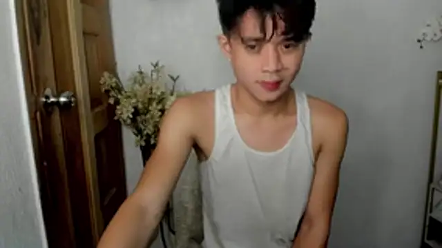 Snapshot of NautyBoyBrazeen_143 chatting on 2, 12, 2025 NautyBoyBrazeen 143 online show from 2, 12, 2025