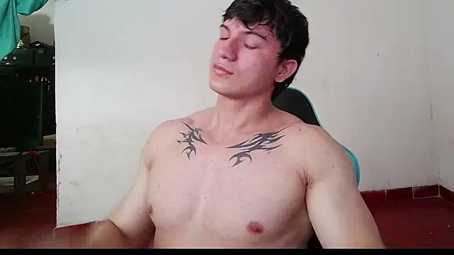 Snapshot of ErickWalton chatting on 8, 3, 2026 ErickWalton online show from 8, 3, 2026