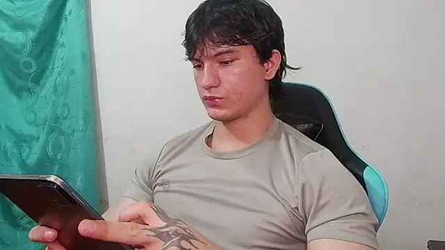 Snapshot of ErickWalton chatting on 27, 4, 2026 ErickWalton online show from 27, 4, 2026