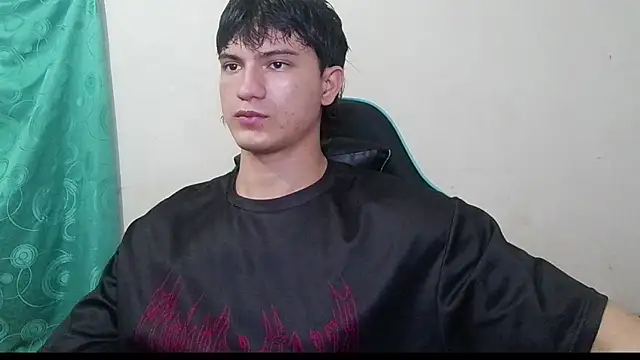 Snapshot of ErickWalton chatting on 28, 4, 2026 ErickWalton online show from 28, 4, 2026