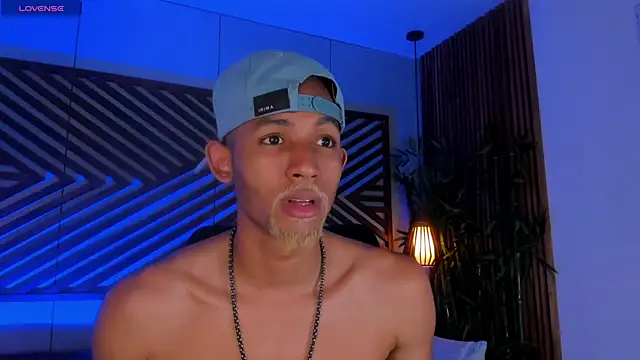 Snapshot of B_Wild chatting on 16, 9, 2025 B Wild online show from 16, 9, 2025