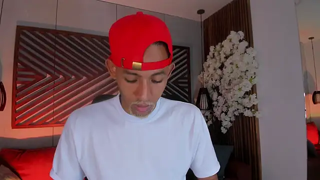 Snapshot of B_Wild chatting on 19, 9, 2025 B Wild online show from 19, 9, 2025